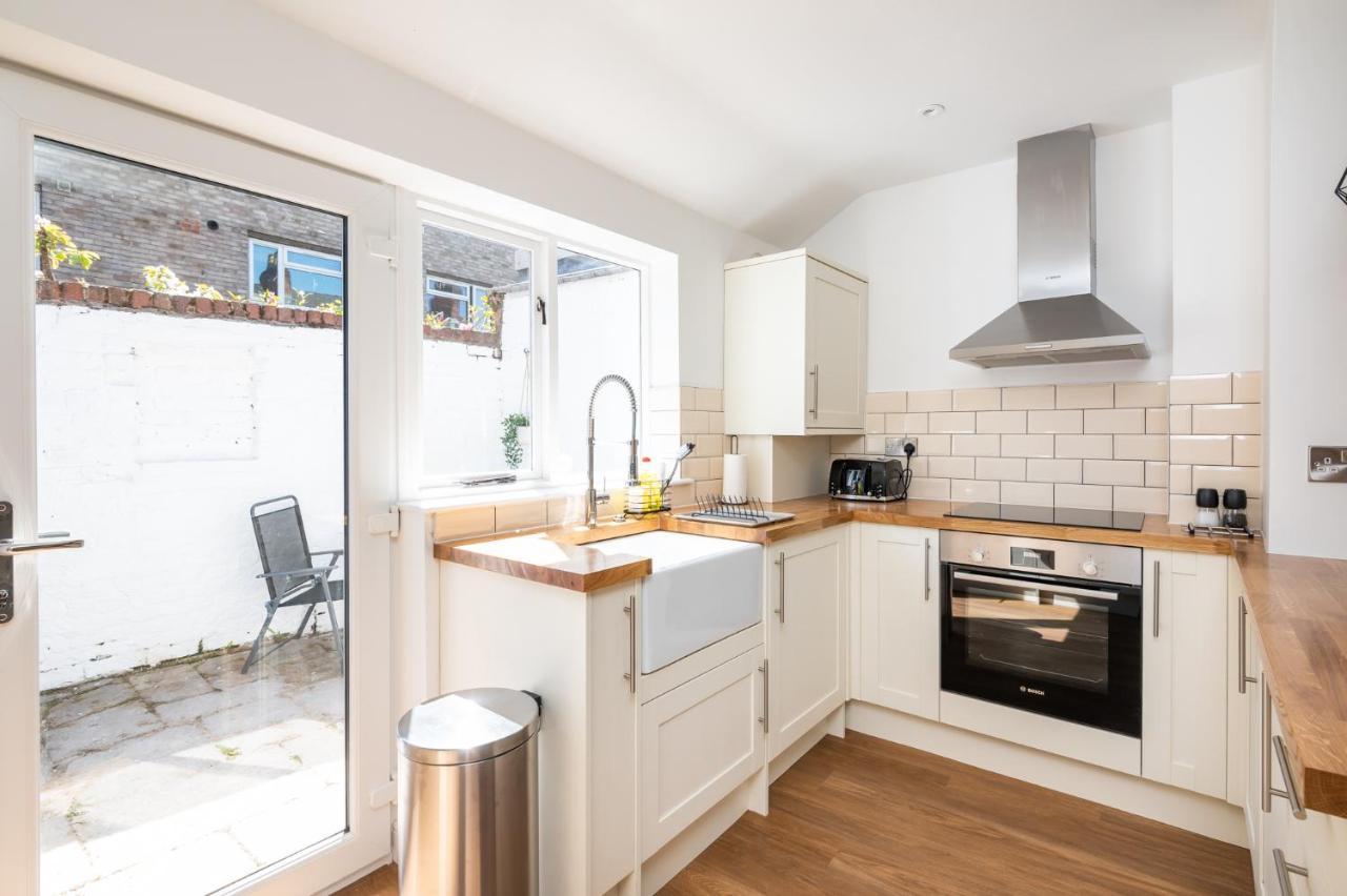 Stylish, Centrally Located Terrace - Pass The Key York Ngoại thất bức ảnh